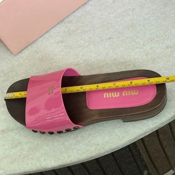 MIU MIU 5Z425E Fuschia Pink Patent Leather Wooden Clogs Sandals sz 36